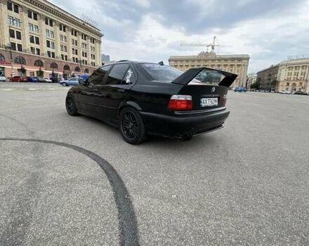 Черный БМВ 3 Серия, объемом двигателя 1.8 л и пробегом 300 тыс. км за 4000 $, фото 7 на Automoto.ua