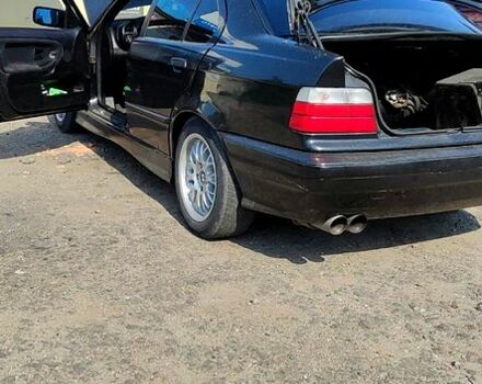 Черный БМВ 3 Серия, объемом двигателя 1.8 л и пробегом 416 тыс. км за 3300 $, фото 8 на Automoto.ua