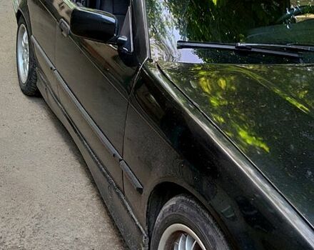 Черный БМВ 3 Серия, объемом двигателя 1.8 л и пробегом 416 тыс. км за 3300 $, фото 6 на Automoto.ua