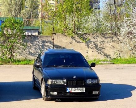 Черный БМВ 3 Серия, объемом двигателя 1.8 л и пробегом 416 тыс. км за 3300 $, фото 11 на Automoto.ua