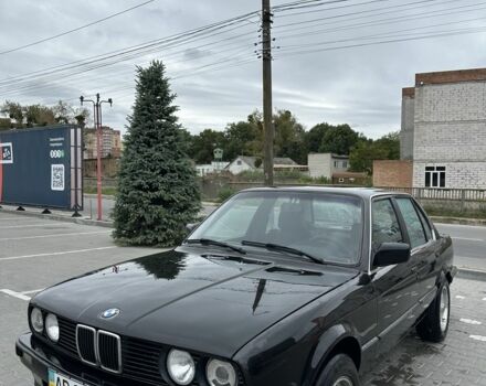Черный БМВ 3 Серия, объемом двигателя 1.6 л и пробегом 194 тыс. км за 5500 $, фото 1 на Automoto.ua