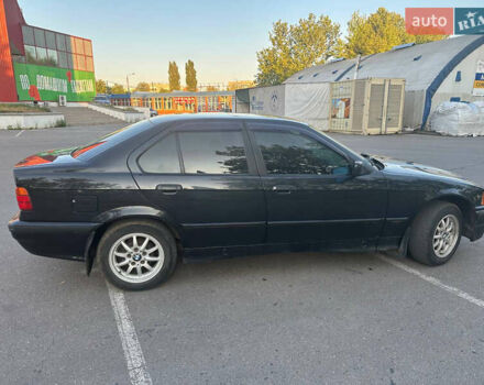 Чорний БМВ 3 Серія, об'ємом двигуна 1.8 л та пробігом 277 тис. км за 3000 $, фото 4 на Automoto.ua