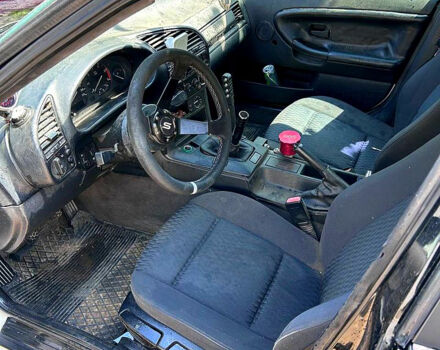 Черный БМВ 3 Серия, объемом двигателя 2.5 л и пробегом 200 тыс. км за 2500 $, фото 4 на Automoto.ua