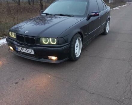 Черный БМВ 3 Серия, объемом двигателя 1.8 л и пробегом 350 тыс. км за 3500 $, фото 4 на Automoto.ua