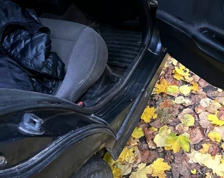 Черный БМВ 3 Серия, объемом двигателя 1.8 л и пробегом 240 тыс. км за 2300 $, фото 11 на Automoto.ua