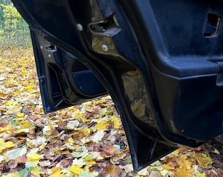 Черный БМВ 3 Серия, объемом двигателя 1.8 л и пробегом 240 тыс. км за 2300 $, фото 8 на Automoto.ua