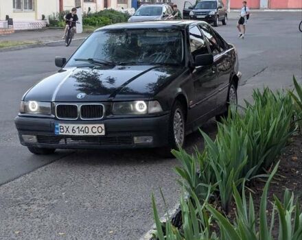 Чорний БМВ 3 Серія, об'ємом двигуна 1.8 л та пробігом 350 тис. км за 2500 $, фото 1 на Automoto.ua
