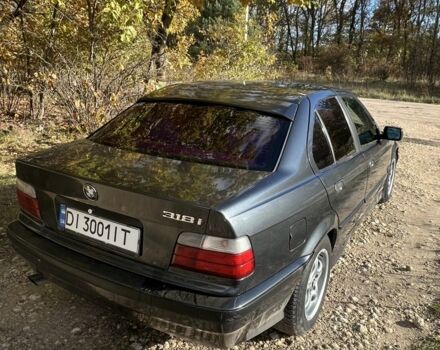 Чорний БМВ 3 Серія, об'ємом двигуна 1.8 л та пробігом 40 тис. км за 2200 $, фото 3 на Automoto.ua