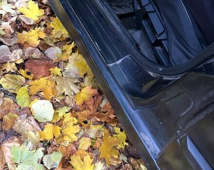 Черный БМВ 3 Серия, объемом двигателя 1.8 л и пробегом 240 тыс. км за 2300 $, фото 9 на Automoto.ua