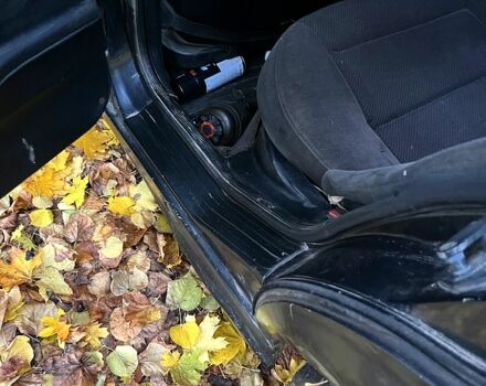 Черный БМВ 3 Серия, объемом двигателя 1.8 л и пробегом 240 тыс. км за 2300 $, фото 7 на Automoto.ua