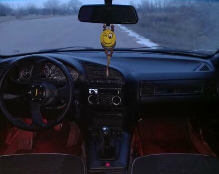 Черный БМВ 3 Серия, объемом двигателя 1.8 л и пробегом 350 тыс. км за 3500 $, фото 7 на Automoto.ua