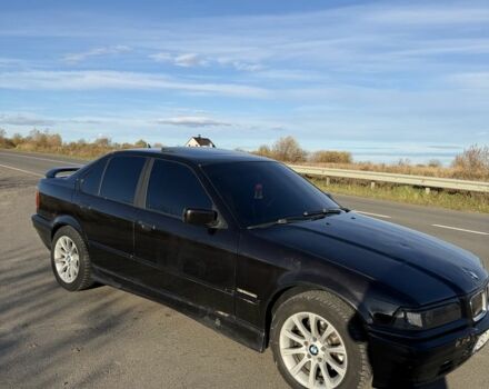 Черный БМВ 3 Серия, объемом двигателя 1.8 л и пробегом 368 тыс. км за 2550 $, фото 3 на Automoto.ua