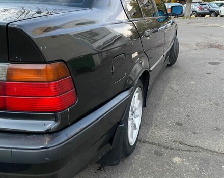 Чорний БМВ 3 Серія, об'ємом двигуна 1.6 л та пробігом 390 тис. км за 3350 $, фото 7 на Automoto.ua