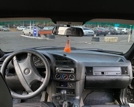 Чорний БМВ 3 Серія, об'ємом двигуна 1.6 л та пробігом 390 тис. км за 3350 $, фото 17 на Automoto.ua