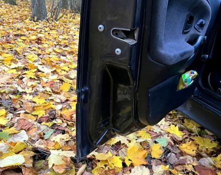 Черный БМВ 3 Серия, объемом двигателя 1.8 л и пробегом 240 тыс. км за 2300 $, фото 10 на Automoto.ua