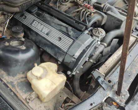 Черный БМВ 3 Серия, объемом двигателя 2.5 л и пробегом 360 тыс. км за 1650 $, фото 1 на Automoto.ua