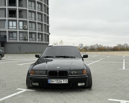 Черный БМВ 3 Серия, объемом двигателя 2 л и пробегом 260 тыс. км за 4000 $, фото 2 на Automoto.ua