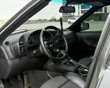 Черный БМВ 3 Серия, объемом двигателя 2 л и пробегом 260 тыс. км за 4000 $, фото 6 на Automoto.ua