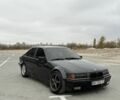 Черный БМВ 3 Серия, объемом двигателя 2 л и пробегом 260 тыс. км за 4000 $, фото 1 на Automoto.ua
