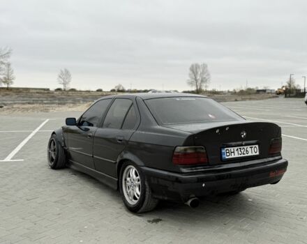 Черный БМВ 3 Серия, объемом двигателя 2 л и пробегом 260 тыс. км за 4000 $, фото 4 на Automoto.ua