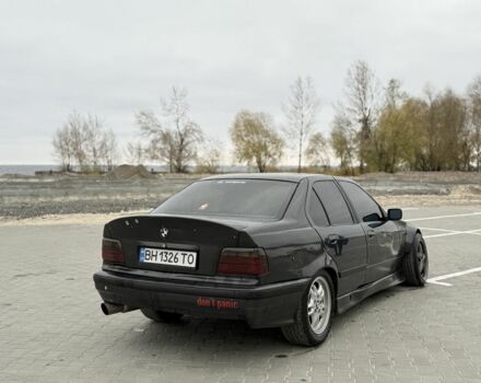 Черный БМВ 3 Серия, объемом двигателя 2 л и пробегом 260 тыс. км за 4000 $, фото 5 на Automoto.ua