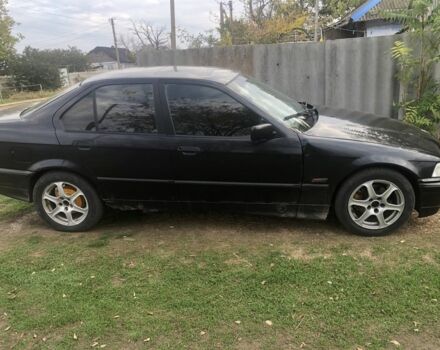 Черный БМВ 3 Серия, объемом двигателя 1.6 л и пробегом 400 тыс. км за 1300 $, фото 8 на Automoto.ua