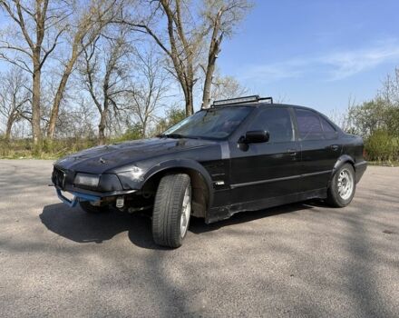 Черный БМВ 3 Серия, объемом двигателя 2 л и пробегом 320 тыс. км за 2590 $, фото 3 на Automoto.ua