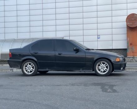 Черный БМВ 3 Серия, объемом двигателя 2 л и пробегом 276 тыс. км за 3000 $, фото 3 на Automoto.ua