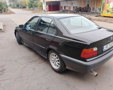 Чорний БМВ 3 Серія, об'ємом двигуна 1.8 л та пробігом 338 тис. км за 1806 $, фото 3 на Automoto.ua