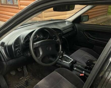 Черный БМВ 3 Серия, объемом двигателя 2 л и пробегом 320 тыс. км за 2450 $, фото 4 на Automoto.ua