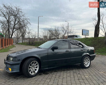 Черный БМВ 3 Серия, объемом двигателя 2.5 л и пробегом 250 тыс. км за 4700 $, фото 2 на Automoto.ua