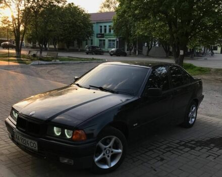 Чорний БМВ 3 Серія, об'ємом двигуна 1.8 л та пробігом 252 тис. км за 2400 $, фото 1 на Automoto.ua