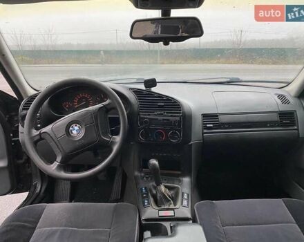 Черный БМВ 3 Серия, объемом двигателя 1.99 л и пробегом 420 тыс. км за 3300 $, фото 9 на Automoto.ua