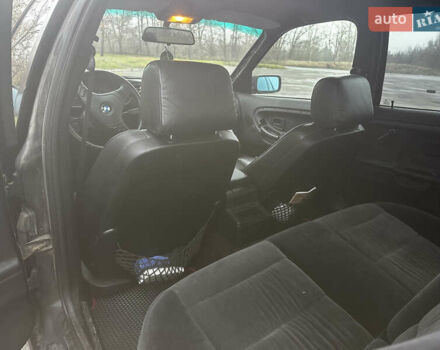 Черный БМВ 3 Серия, объемом двигателя 2 л и пробегом 435 тыс. км за 1600 $, фото 5 на Automoto.ua