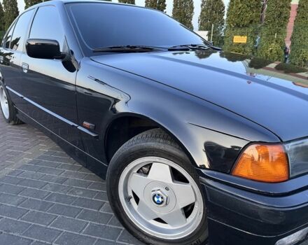 Черный БМВ 3 Серия, объемом двигателя 1.8 л и пробегом 254 тыс. км за 3399 $, фото 5 на Automoto.ua