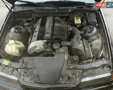 Черный БМВ 3 Серия, объемом двигателя 2 л и пробегом 435 тыс. км за 1600 $, фото 9 на Automoto.ua