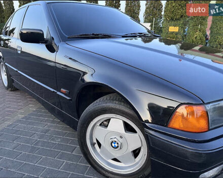 Чорний БМВ 3 Серія, об'ємом двигуна 1.8 л та пробігом 252 тис. км за 3400 $, фото 6 на Automoto.ua