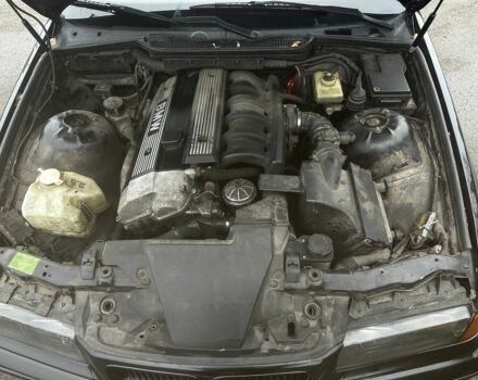 Черный БМВ 3 Серия, объемом двигателя 2 л и пробегом 435 тыс. км за 1600 $, фото 8 на Automoto.ua