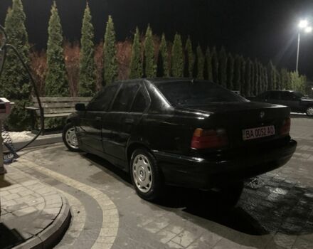 Чорний БМВ 3 Серія, об'ємом двигуна 2 л та пробігом 400 тис. км за 1050 $, фото 1 на Automoto.ua