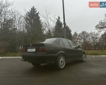 Черный БМВ 3 Серия, объемом двигателя 2 л и пробегом 435 тыс. км за 1600 $, фото 3 на Automoto.ua