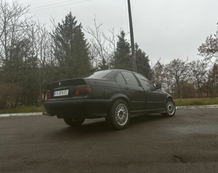 Черный БМВ 3 Серия, объемом двигателя 2 л и пробегом 435 тыс. км за 1600 $, фото 3 на Automoto.ua