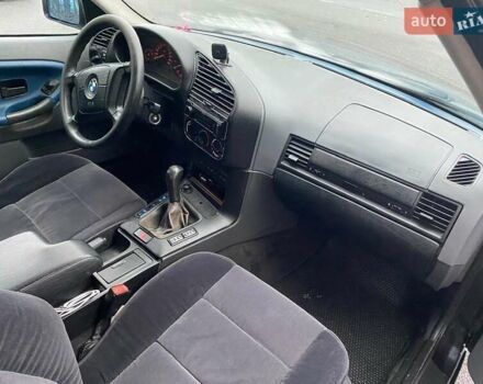 Черный БМВ 3 Серия, объемом двигателя 1.99 л и пробегом 420 тыс. км за 3300 $, фото 8 на Automoto.ua