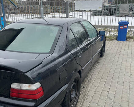 Черный БМВ 3 Серия, объемом двигателя 1.99 л и пробегом 245 тыс. км за 5200 $, фото 5 на Automoto.ua
