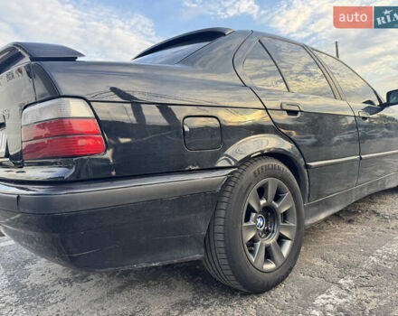 Черный БМВ 3 Серия, объемом двигателя 2.5 л и пробегом 440 тыс. км за 3800 $, фото 8 на Automoto.ua