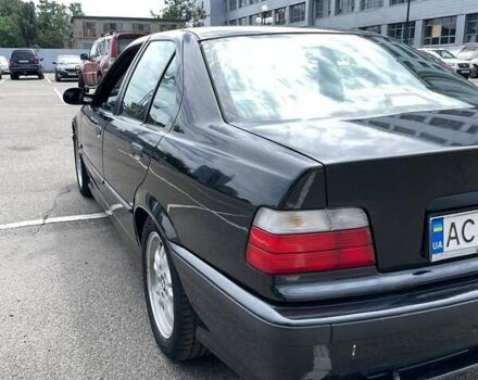 Черный БМВ 3 Серия, объемом двигателя 2 л и пробегом 510 тыс. км за 4600 $, фото 5 на Automoto.ua