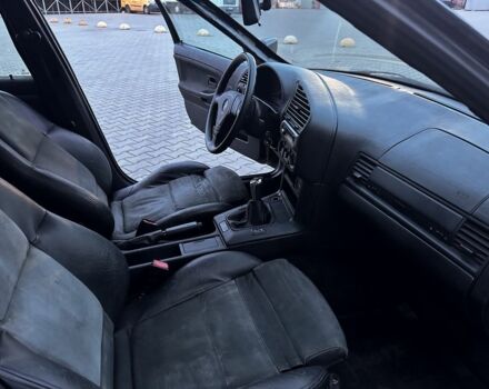 Черный БМВ 3 Серия, объемом двигателя 2 л и пробегом 400 тыс. км за 3150 $, фото 11 на Automoto.ua