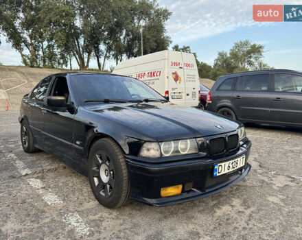 Черный БМВ 3 Серия, объемом двигателя 2.5 л и пробегом 440 тыс. км за 3800 $, фото 2 на Automoto.ua