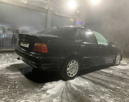 Чорний БМВ 3 Серія, об'ємом двигуна 2 л та пробігом 400 тис. км за 1050 $, фото 3 на Automoto.ua