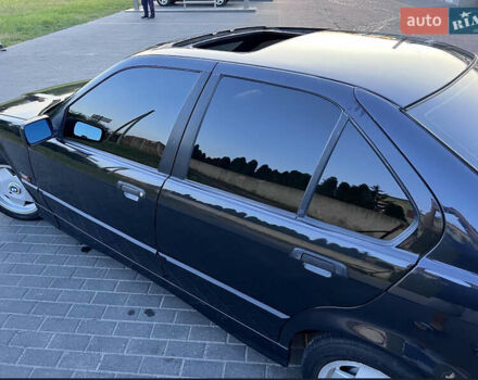 Чорний БМВ 3 Серія, об'ємом двигуна 1.8 л та пробігом 252 тис. км за 3400 $, фото 2 на Automoto.ua