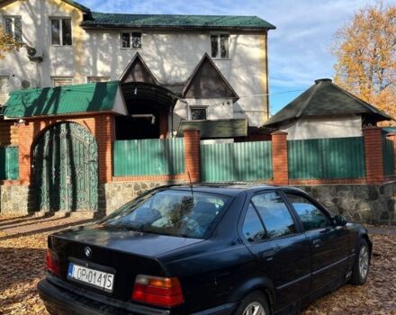 Чорний БМВ 3 Серія, об'ємом двигуна 1.8 л та пробігом 236 тис. км за 1100 $, фото 4 на Automoto.ua